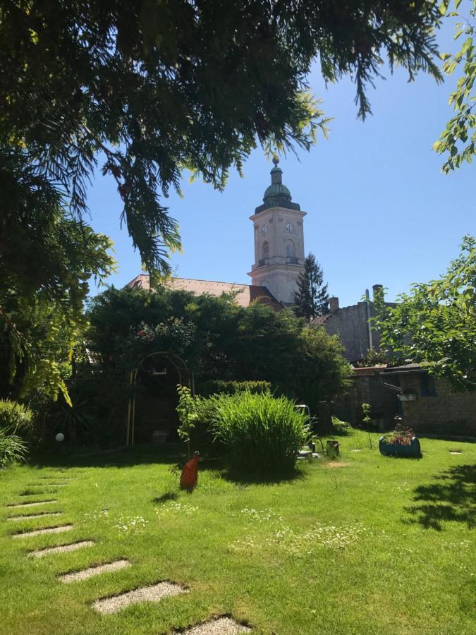 Komárno Apartman Silvia מראה חיצוני תמונה